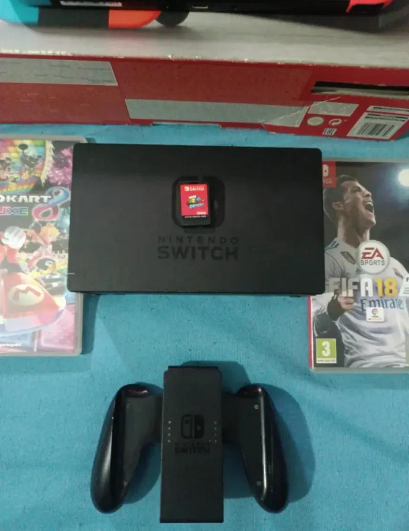 Nintendo Switch con 3 juegos y accesorios afbeelding 3
