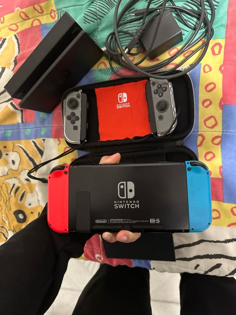Nintendo Switch Azul y Rojo afbeelding 2