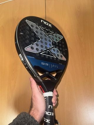 Pala NOX AT10 Genius 12K Agustín Tapia 2024