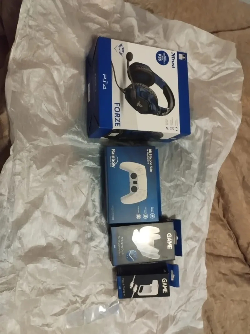 Accesorios PS5: Auriculares, Mando y Carga
