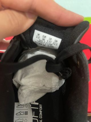 Zapatillas Puma Niña Negras y Plateadas