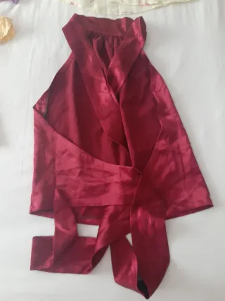 Lote 4 blusas morada, roja, amarilla