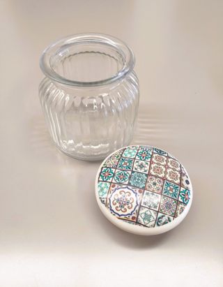 Vasi in vetro con tappo in ceramica