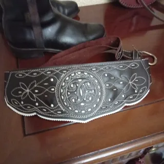 Cinturón de cuero repujado romerías  y trajes roci