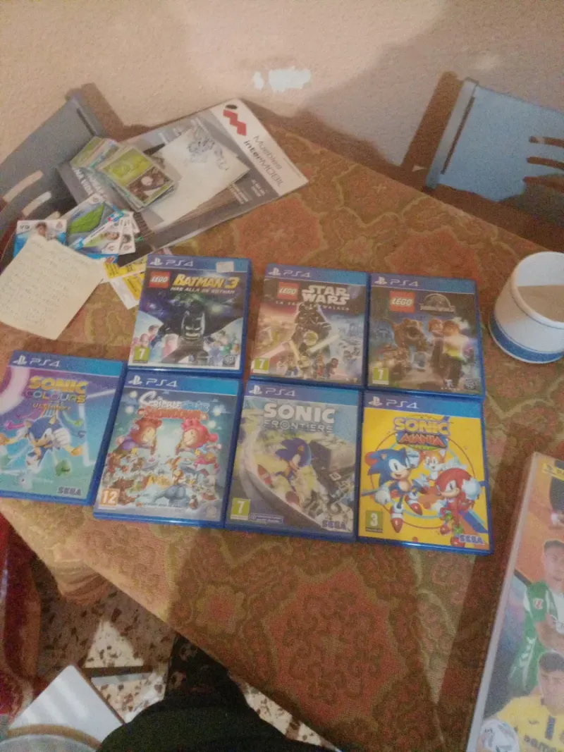 PS4 (PlayStation 4) con 7 Juegos