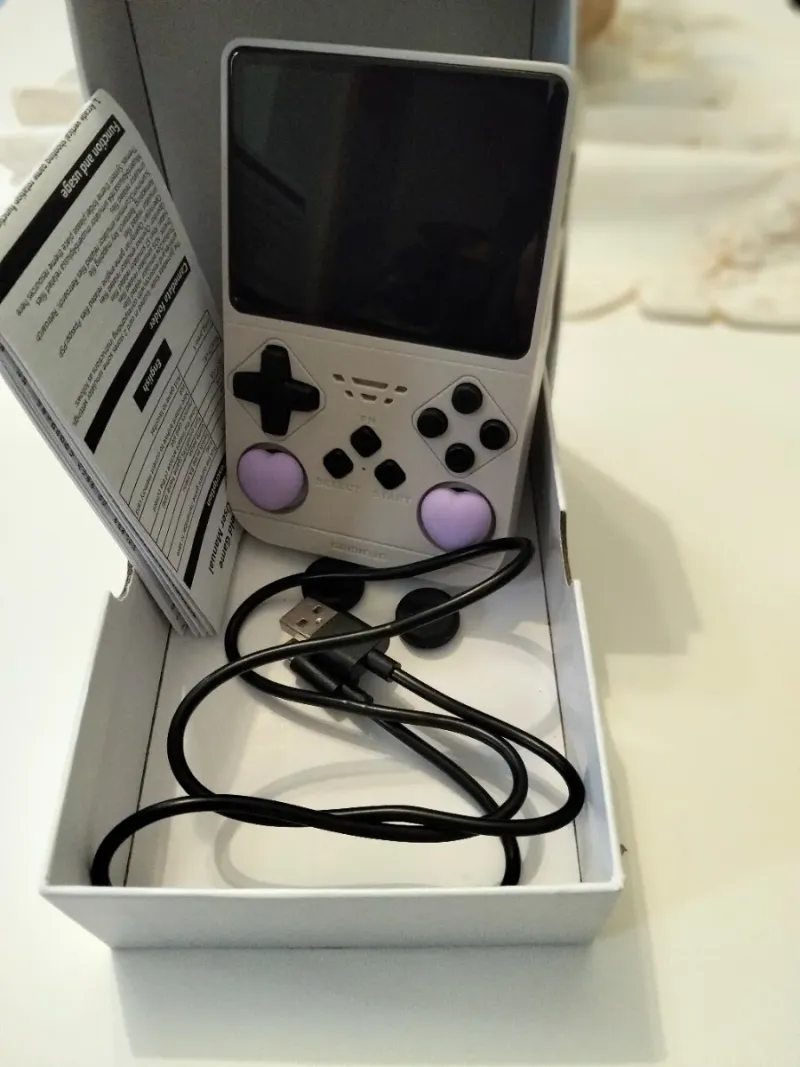 Consola R36s Portátil