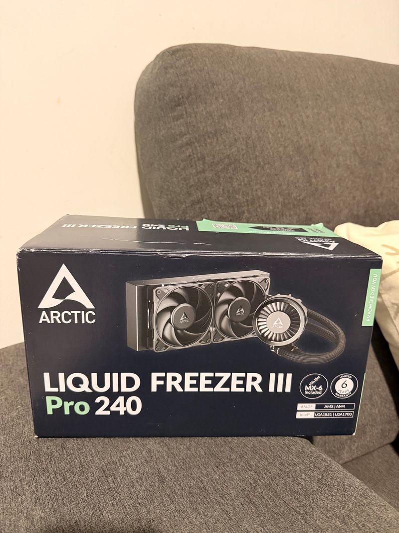 Arctic Liquid Freezer III Pro 240