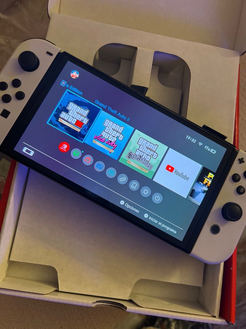 Nintendo Switch OLED Blanca + Juegos
