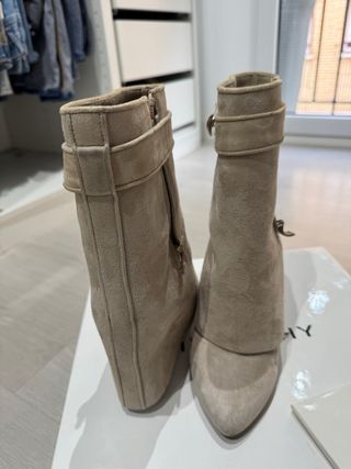 Stivali Givenchy Beige