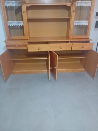 VITRINA DE MADERA COMO NUEVA 70 EUROS, CARTAGENA