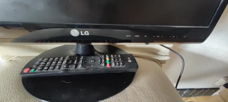 LG Flatron 22” Monitor / TV Full HD afbeelding 5