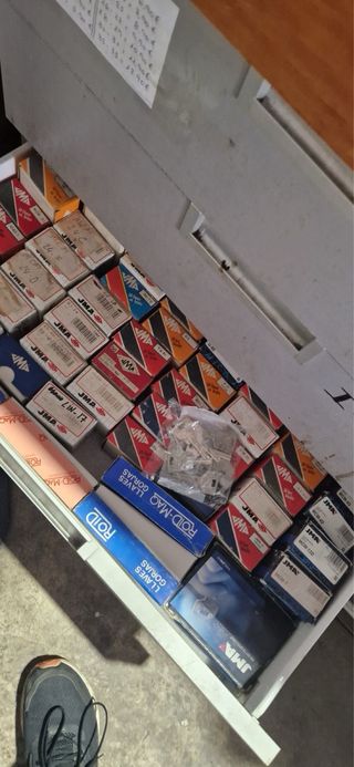 Maquinas para duplicado llaves y mandos.