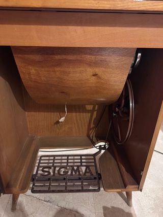 Máquina de coser Sigma antigua