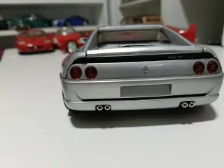 Hot Wheels Ferrari F355 1/18