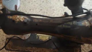 Máquina de coser Singer antigua