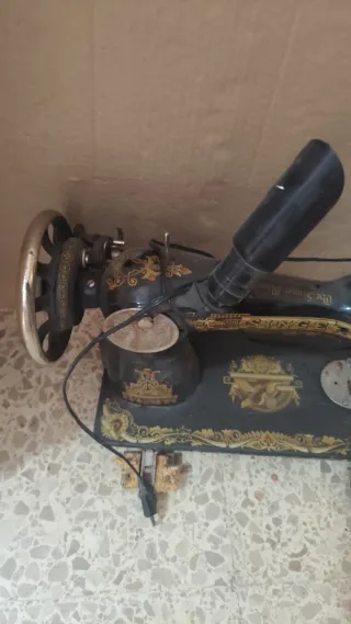 Máquina de coser Singer antigua