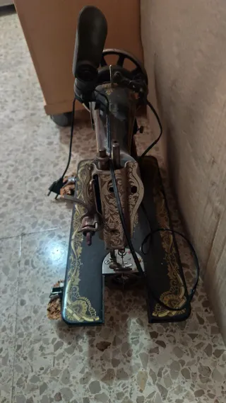 Máquina de coser Singer antigua