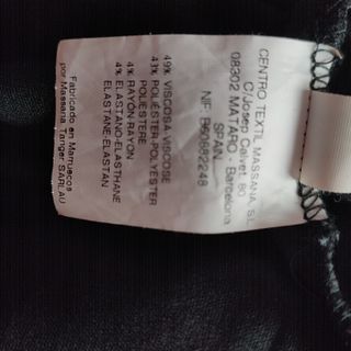 Vestido negro con detalle drapeado