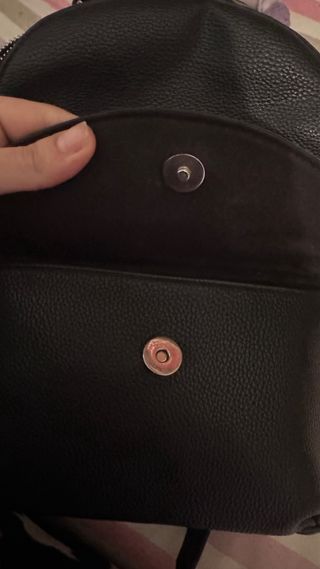 Mochila pequeña Stradivarius negra