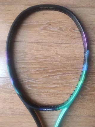 Raqueta Yonex Vcore 100
