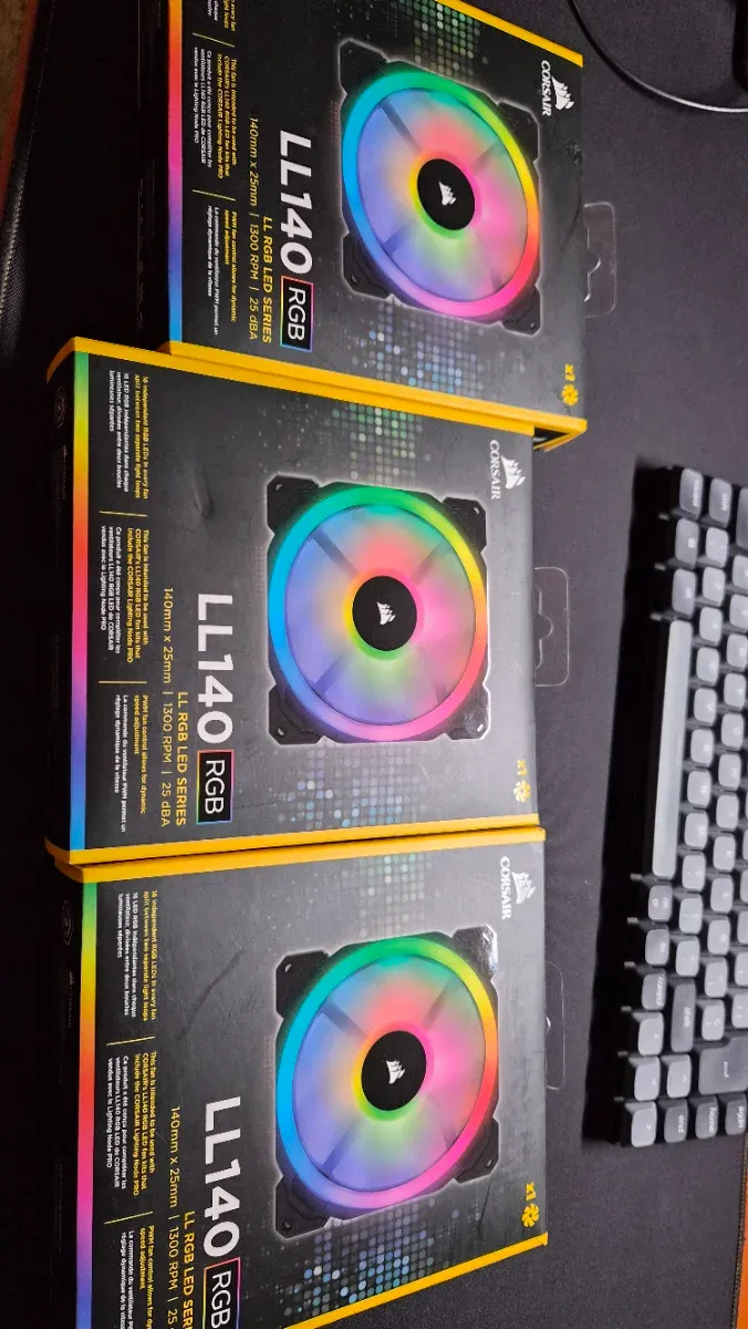 Ventiladores Corsair LL140 RGB (3 unidades)