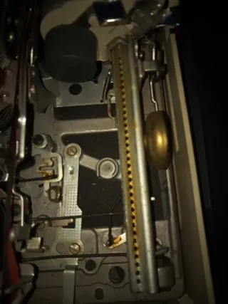 Máquina de escribir con estuche