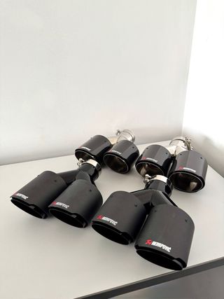 Colas de escape Akrapovič Carbono