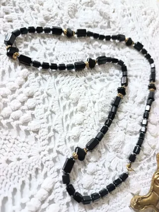 Collar Vintage Matiné Vidrio Negro y Dorado