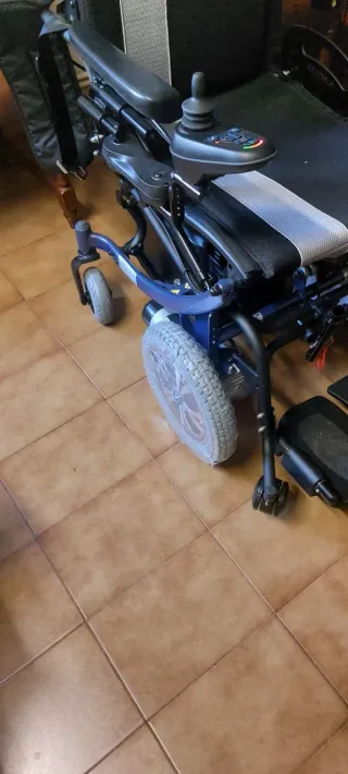 Silla de ruedas eléctrica elevable sin estrenar