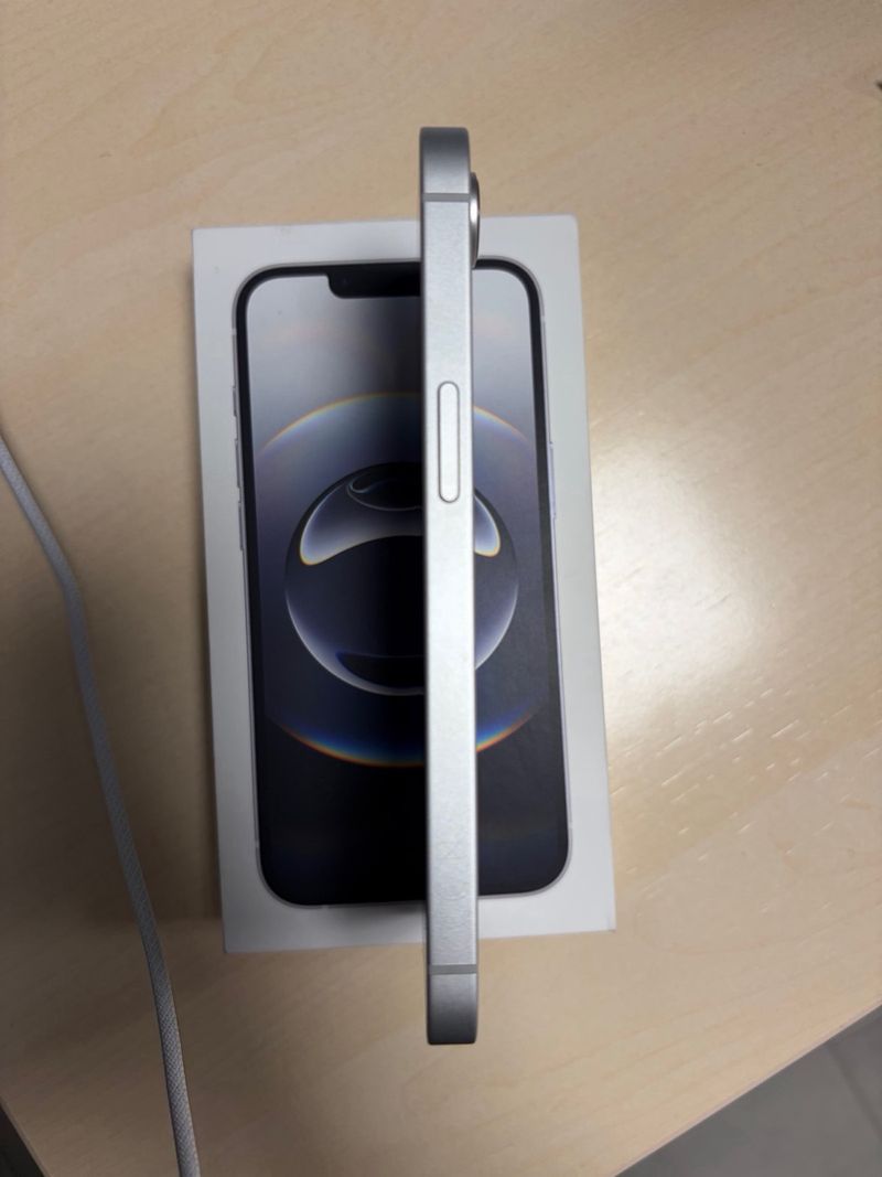 iPhone 16e 256GB Blanco COMO NUEVO | Batería 100% afbeelding 5