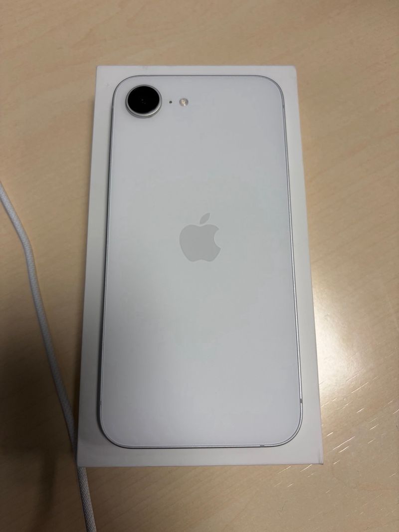 iPhone 16e 256GB Blanco COMO NUEVO | Batería 100% afbeelding 3