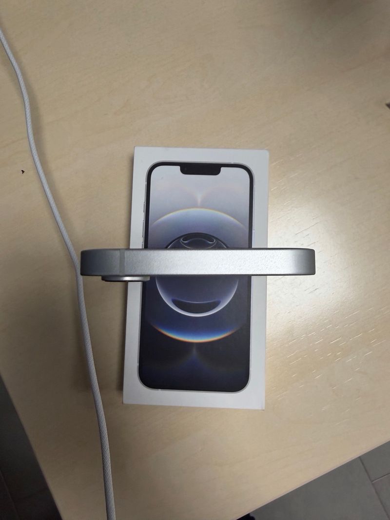 iPhone 16e 256GB Blanco COMO NUEVO | Batería 100% afbeelding 7