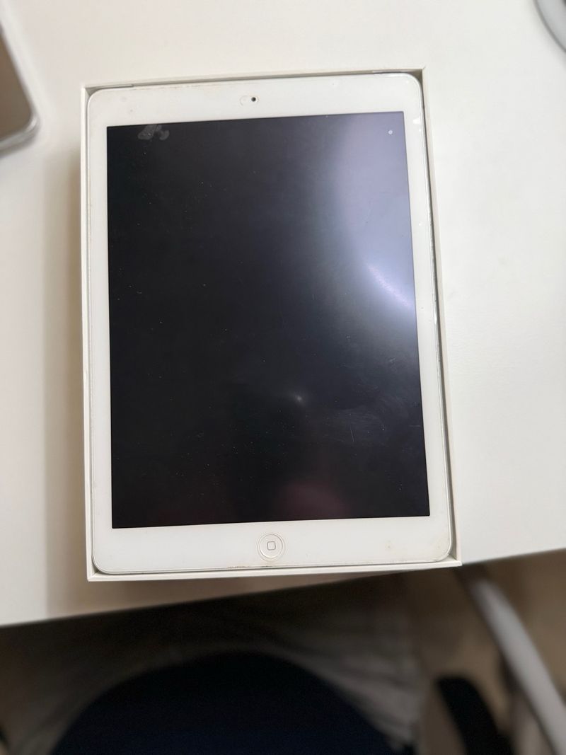 iPad Air Wi-Fi + Cell 16GB Plata afbeelding 2