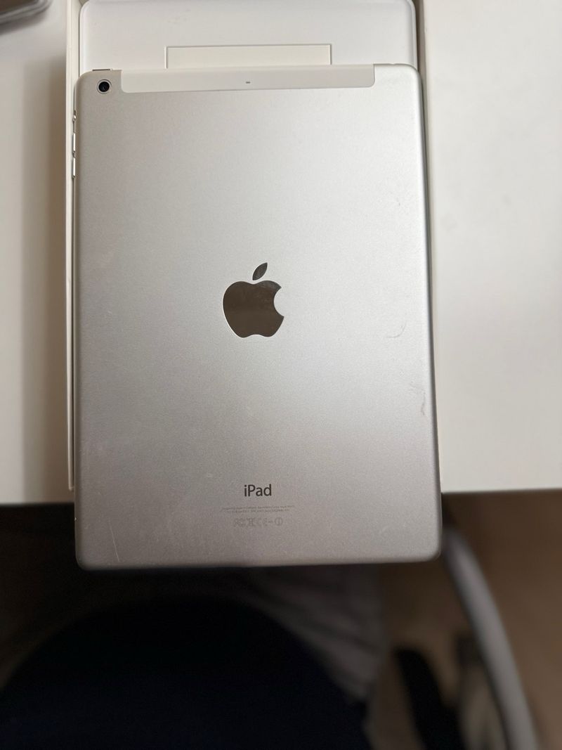 iPad Air Wi-Fi + Cell 16GB Plata afbeelding 3