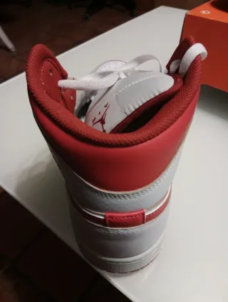 Air Jordan 1 MID SE Rojo Blanco