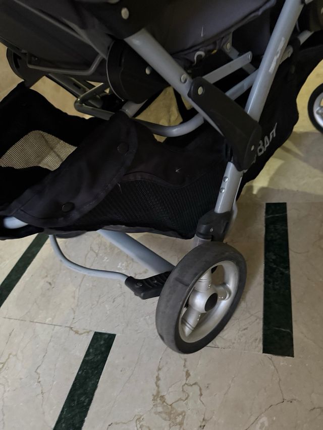 Carro gemelar Chic4baby con portabebe