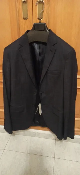 Traje de hombre Mango azul pantalón y americana