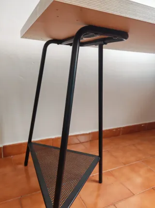 Escritorio IKEA madera y metal