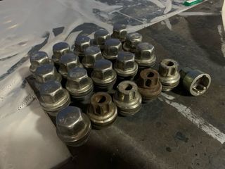 Tuercas llantas discovery td5