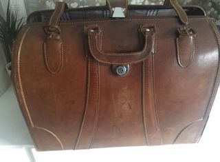 Maletín antiguo de cuero marrón
