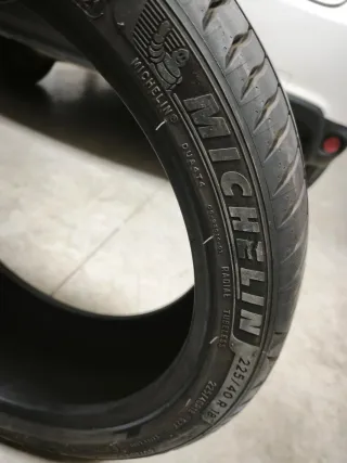 Michelin Primacy4 225/40R18 Cubierta