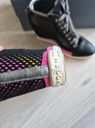 Zapatillas Hogan Rebel Cuña Malla Negra Rosa