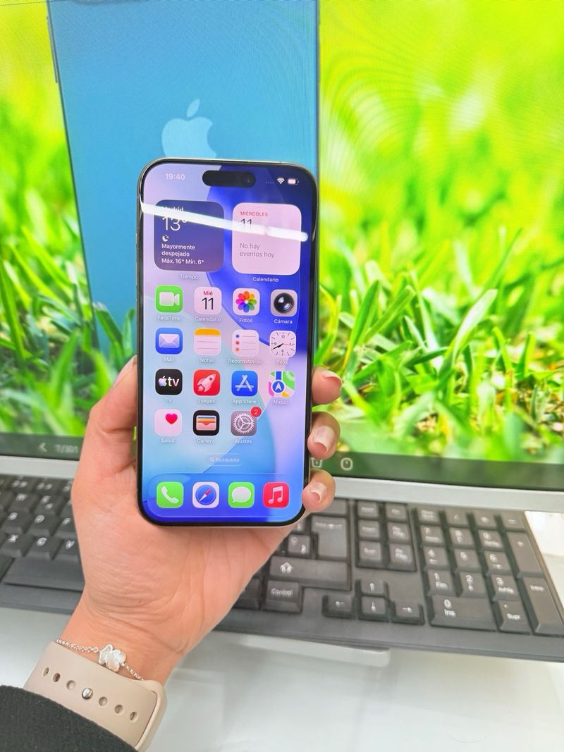 iPhone 15 Pro 256GB Natural afbeelding 2