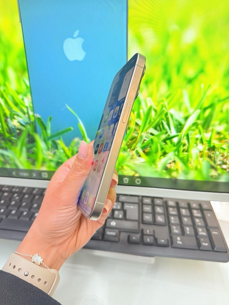 iPhone 15 Pro 256GB Natural afbeelding 6