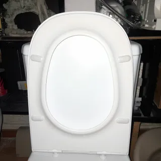 Inodoro con salida  vertical  ( al suelo )