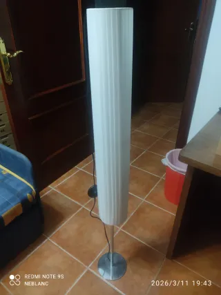 Lámpara de pie moderna