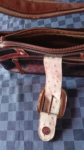 Borsetta Guess nera e marrone