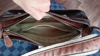 Borsetta Guess nera e marrone