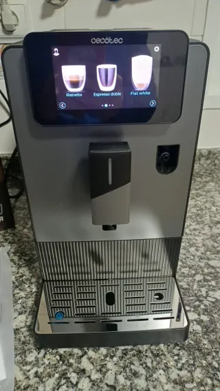 Cafetera Cecotec CMM Latte Touch Negra