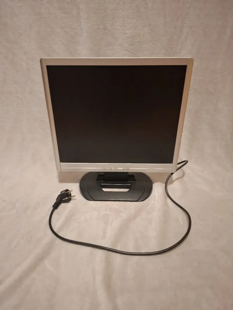 Monitor PC LCD 17 pulgadas - cable de alimentacion